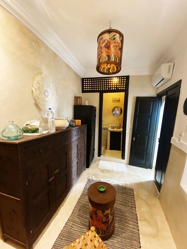 Riad Essaada