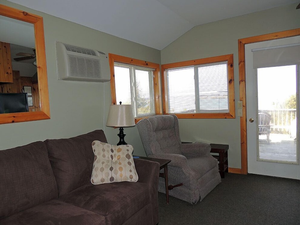 Angel Rock Waterfront Cottages and Vacation Homes