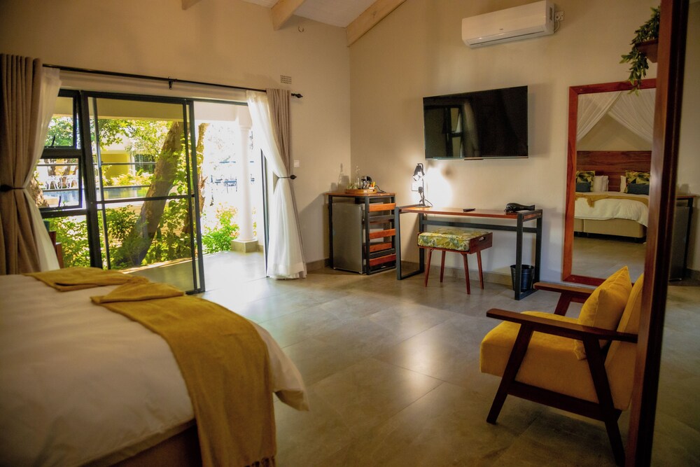 Kasambabezi Lodge