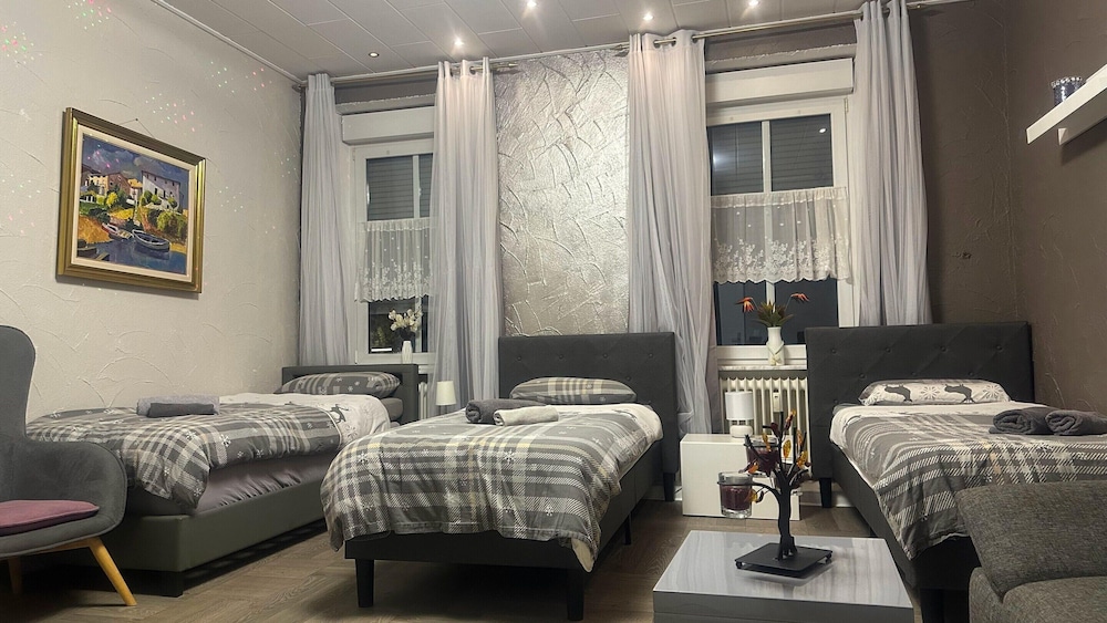 Apartment in Pellingen With Parking