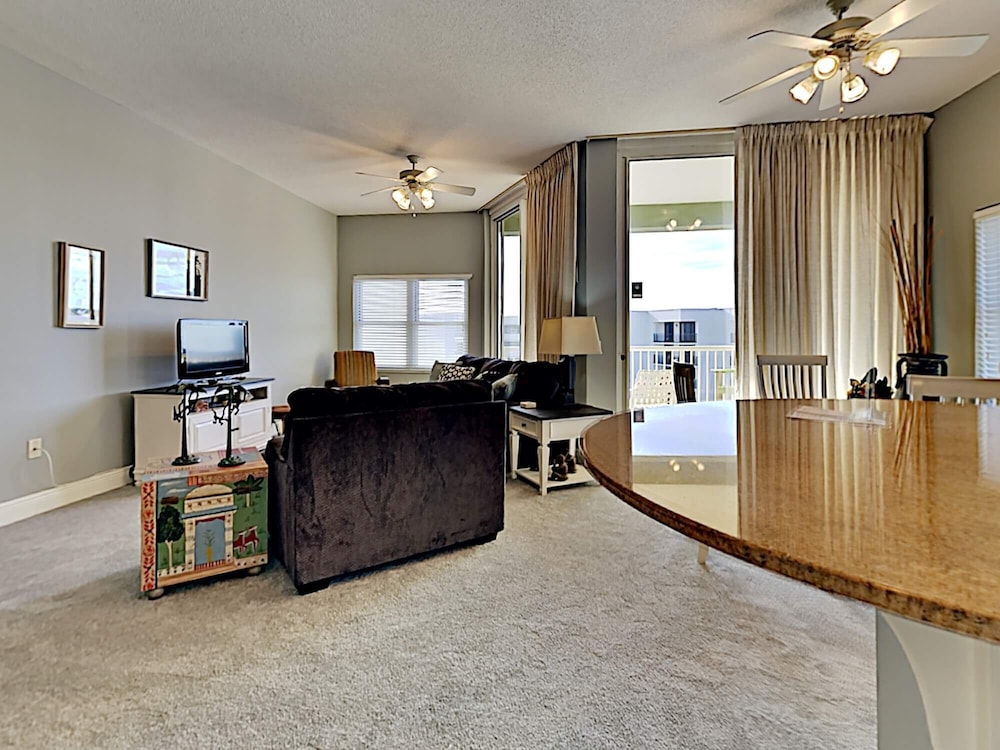Water's Edge by Southern Vacation Rentals view 3