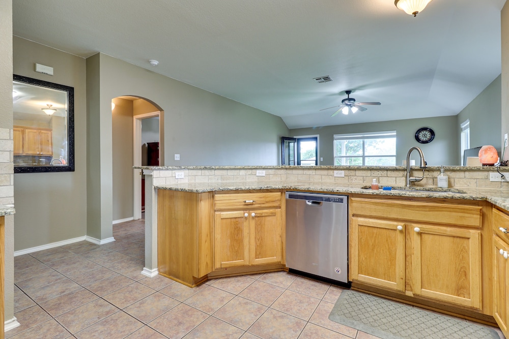 Pet-friendly Round Rock Escape w/ Hot Tub! view 4