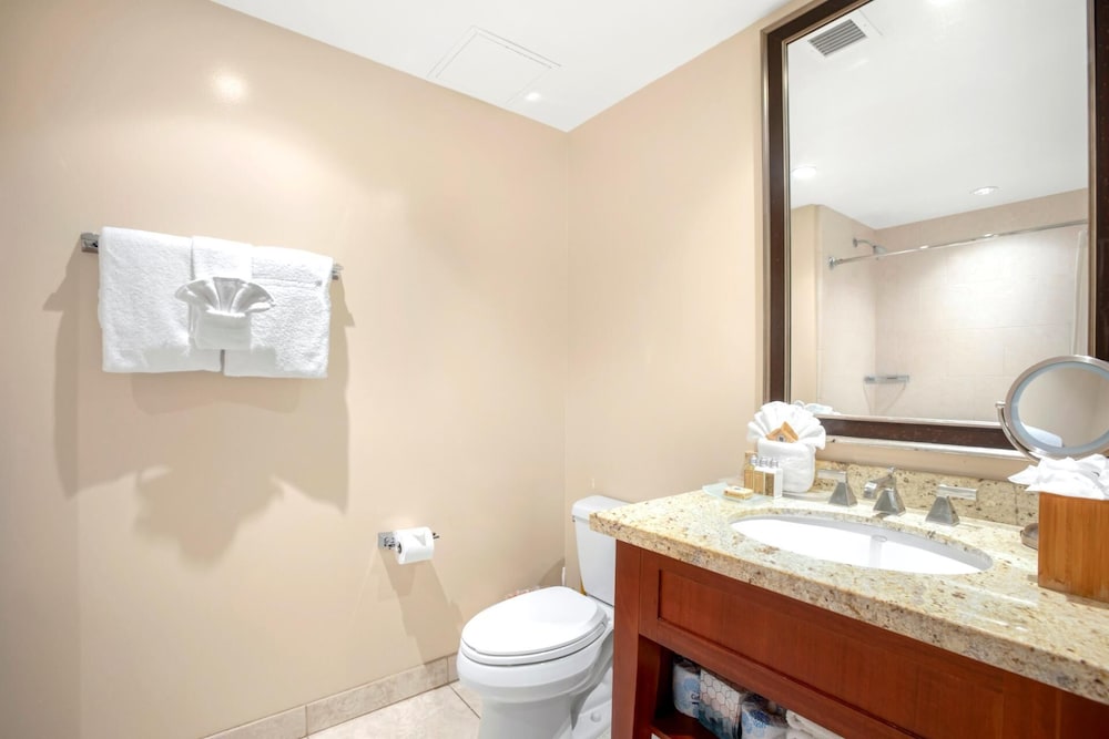 Honua Kai Hokulani 2 Free Rental Cars KBM Resorts Modern Beachfront 2 Units, 4 Bedrooms Ml-1856