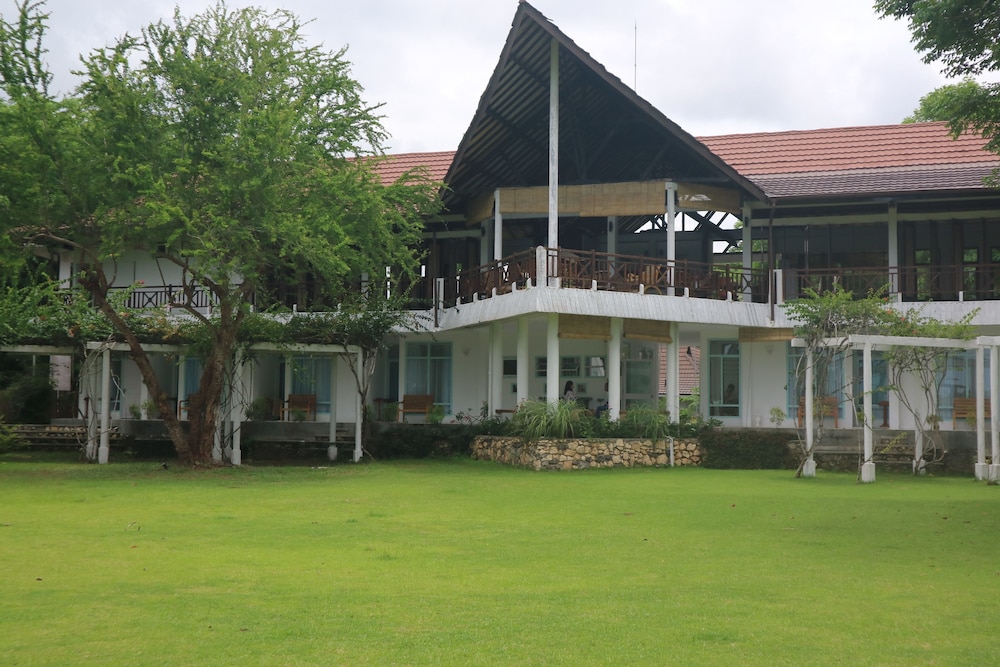 Bajo Komodo Eco Lodge