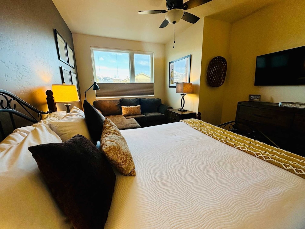 Luxe Dillon Condo: Ideal For Year-round Adventures! 2 Bedroom Condo by RedAwning view 2