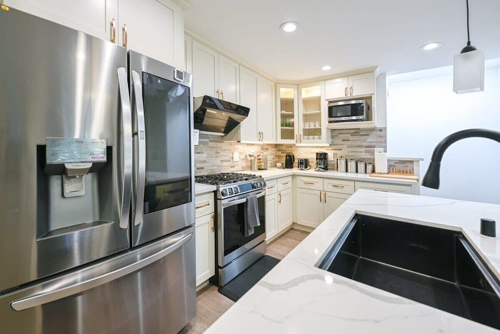 @ Marbella Lane - Exquisite Home 3BR