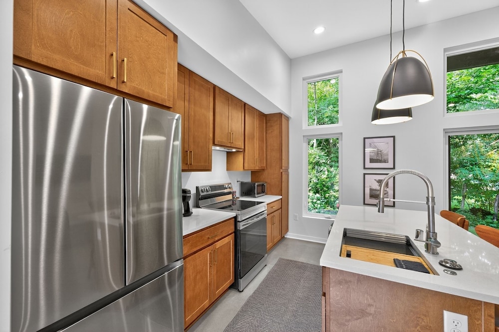 500 House - Unit A 1 Bedroom Townhouse