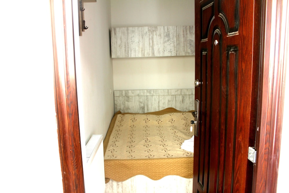 Old Avlabari Rooms