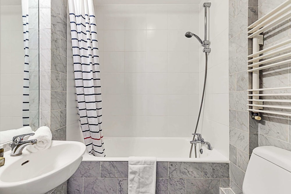 A One-bedroom Apartment Situated In Central London
