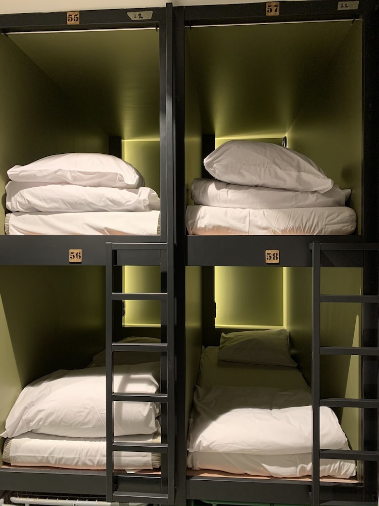 Durty Nelly's - Hostel