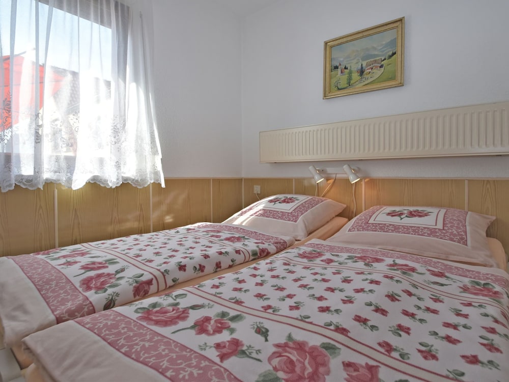 Cozy Holiday Home in Großbreitenbach near Schwarza Valley view 2
