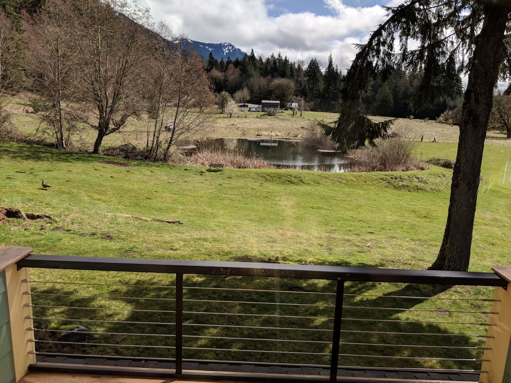Copper Creek Inn at Mt Rainier