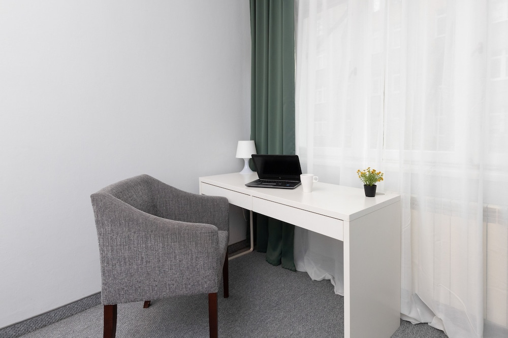 Charming Apartment in Warsaw by Renters view 3