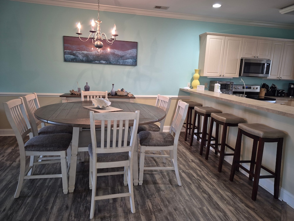 Magnolia Pointe Luster Leaf 4890-303 2 Bedroom Condo