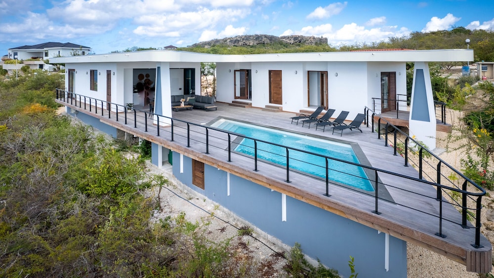 Coral Estate Holidays