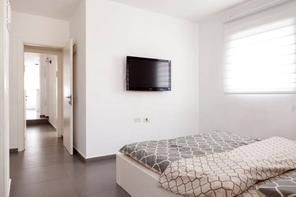 Amazing APT Bat-Yam Near Beach view 5
