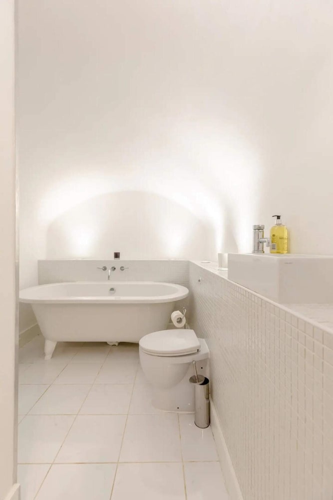 Beautiful & Modern 3 Bedroom Flat - Pimlico!