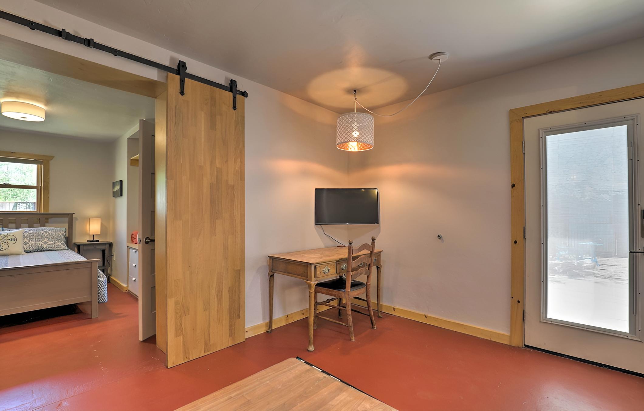 Cozy Tucson Home w/ Shared Yard, 1 Mi to Dtwn view 3