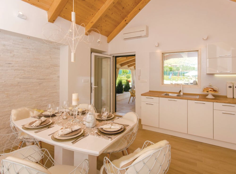Luxury Villa Malo