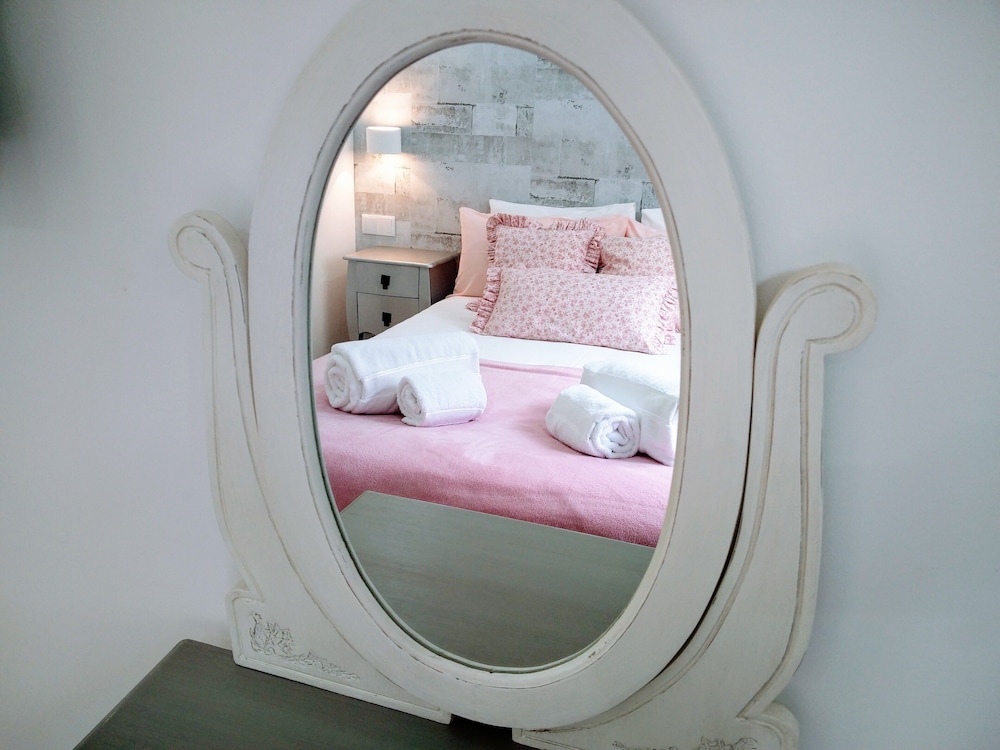 Lisbon Terrace Suites Apartment for Large Groups with Amazing Terrace