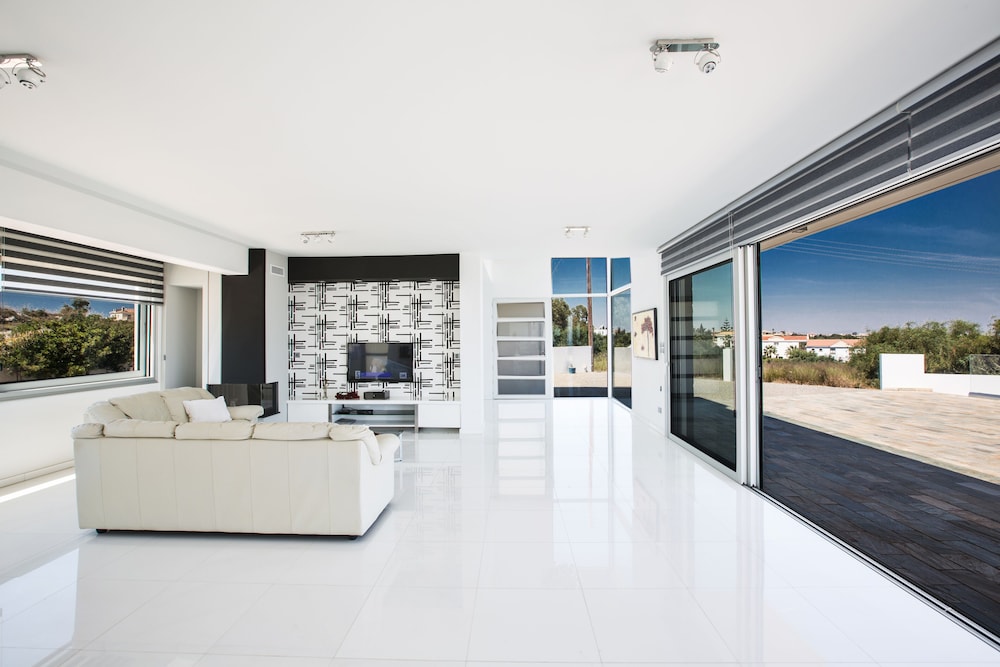 KO1 With Breathtaking sea Views