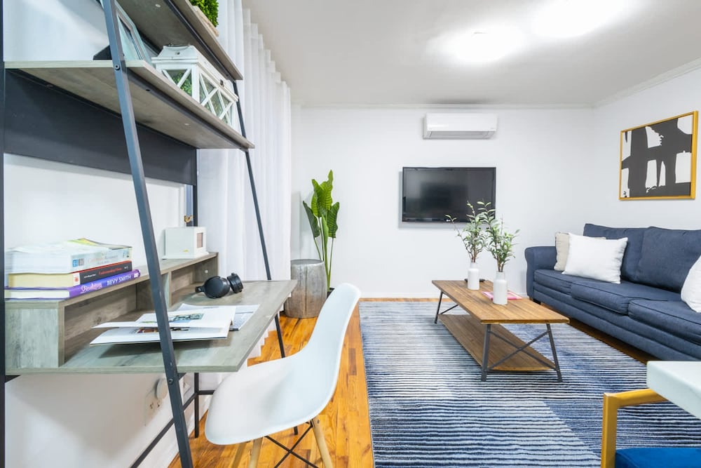 26-1c Gramercy Large 1BR WD