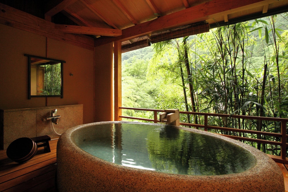 Tonosawa Onsen Yamano Chaya Ryokan