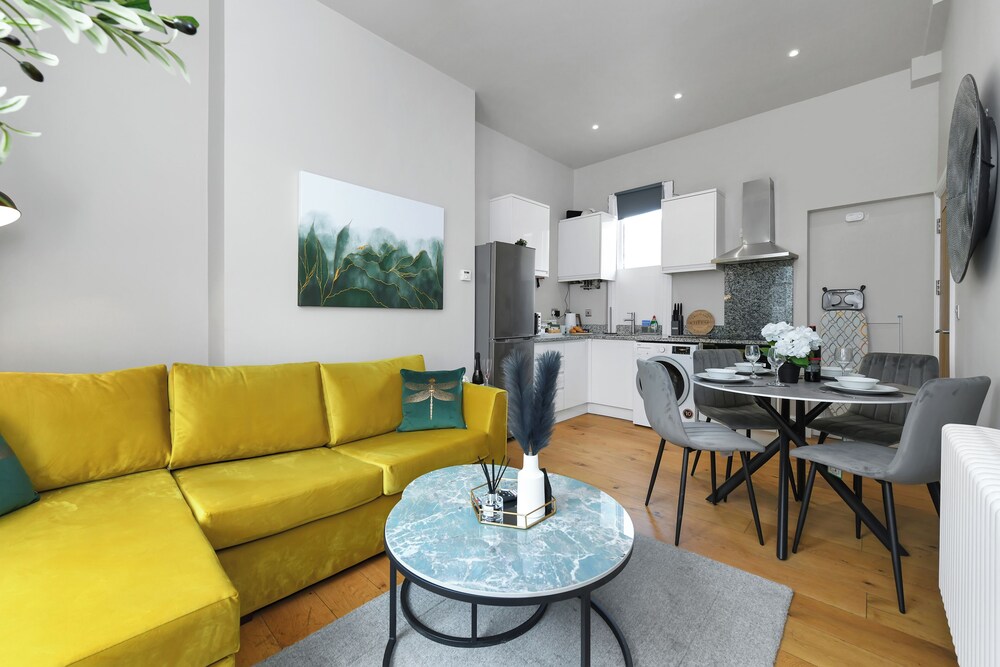 Market Street Apartment 3A Flat 2