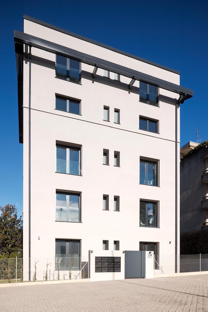 Lugano Suite Modern Concept 5