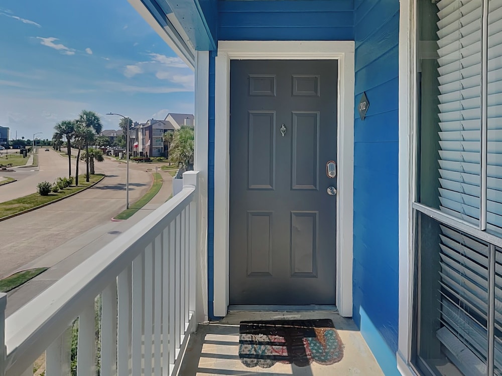 Sea Turtle by Ryson Vacation Rentals