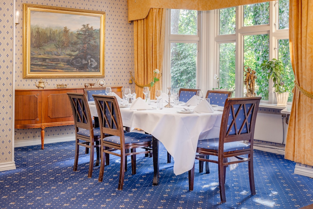 Sandnes Vacations - Kronen Gaard Hotel - Property Image 12