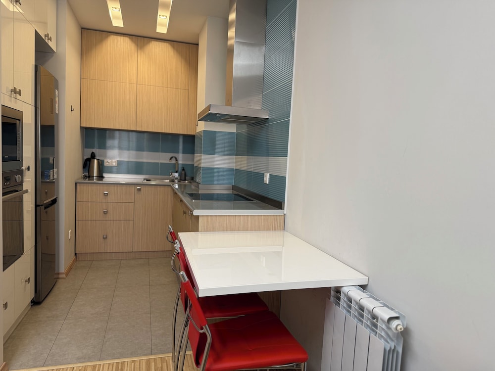 Deluxe 2-bedroom apartment by Sweet Home