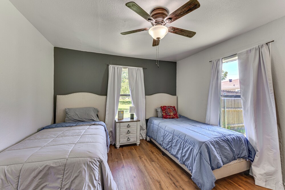 Pet-friendly Home w/ 1-acre Yard in Aubrey