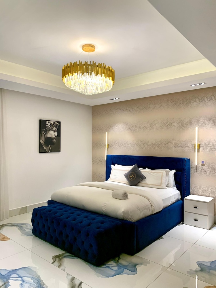Sujimoto Residences