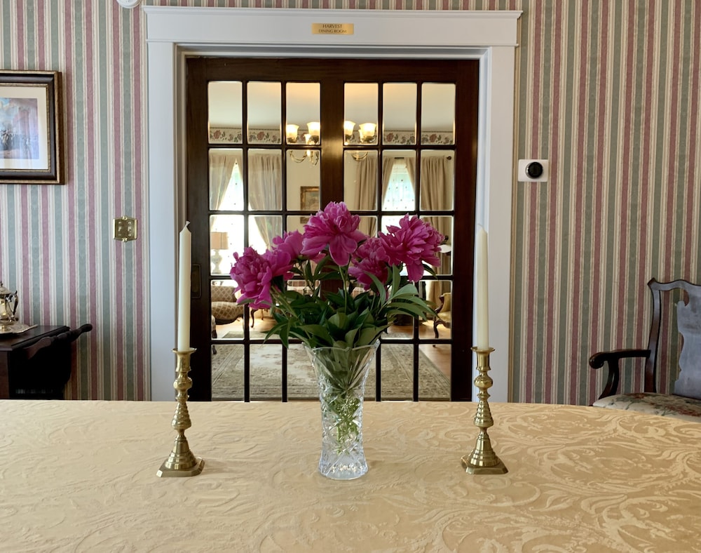 Grand Colonial B&B