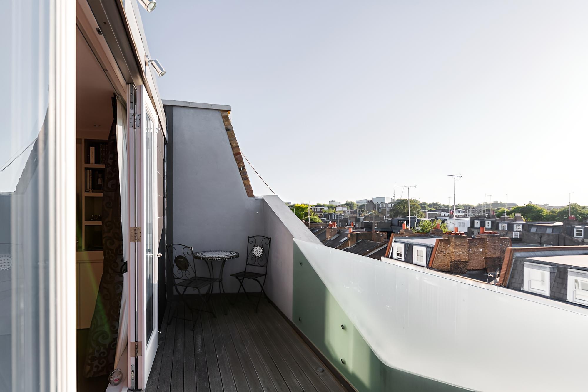 Olympia 2 Bed Duplex by BaseToGo