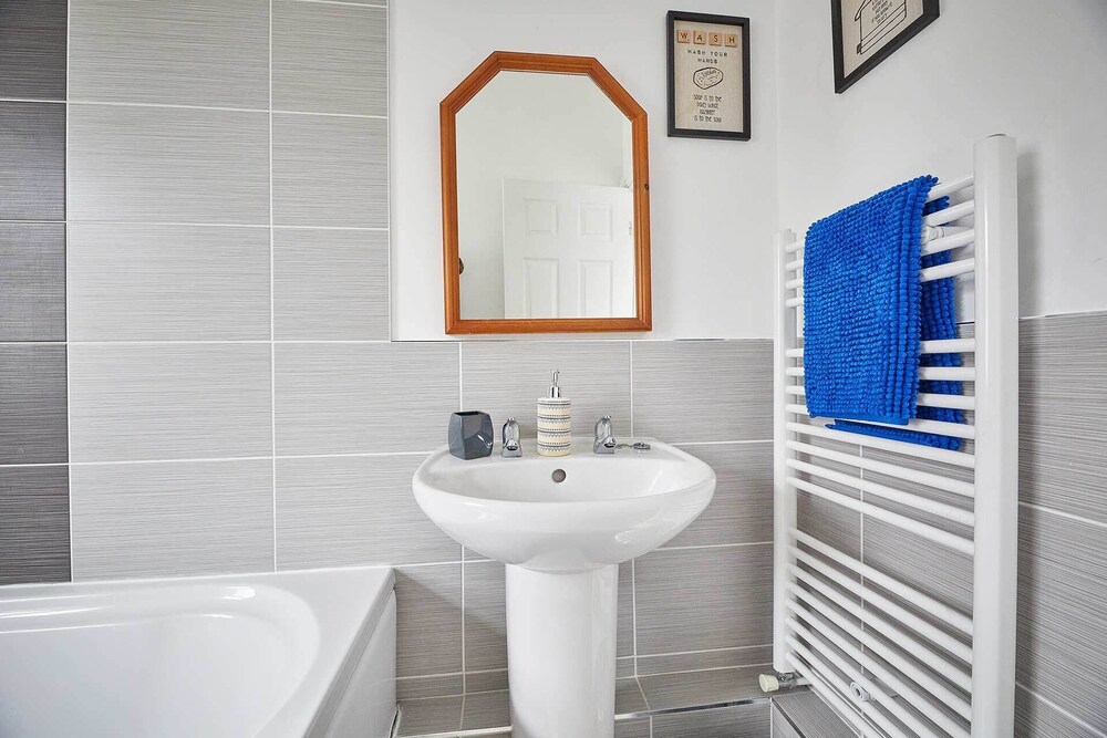 Whitley Bay Vacations - Host Stay Skyview - Property Image 5