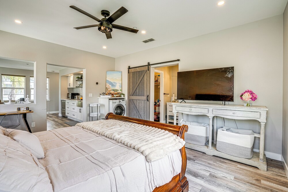 Pool & Hot Tub Access: Brentwood Getaway!
