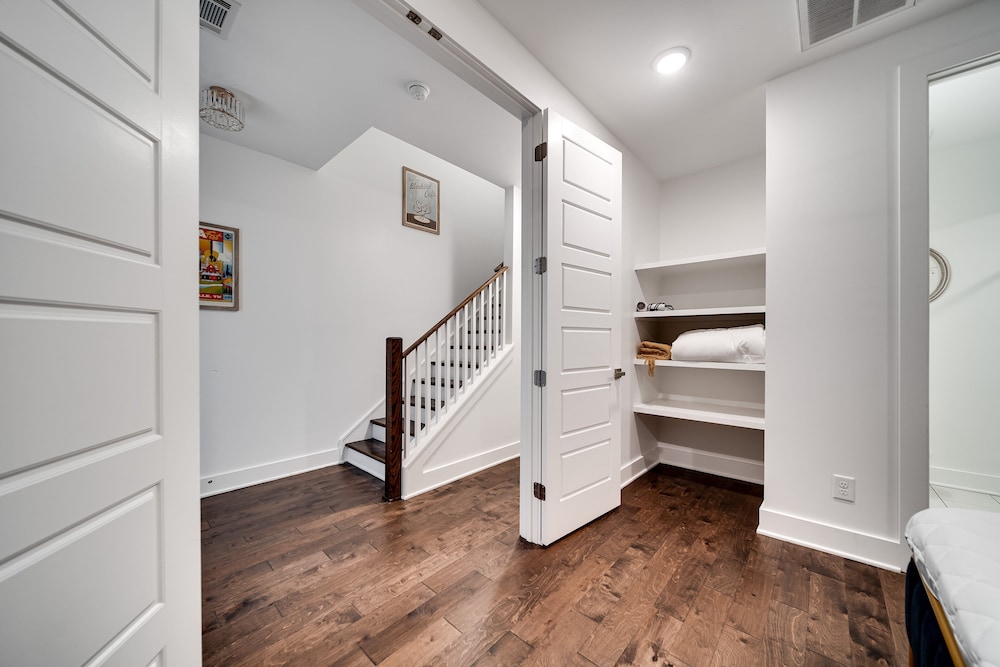 Nashville Vibes 4 Bedroom Townhouse