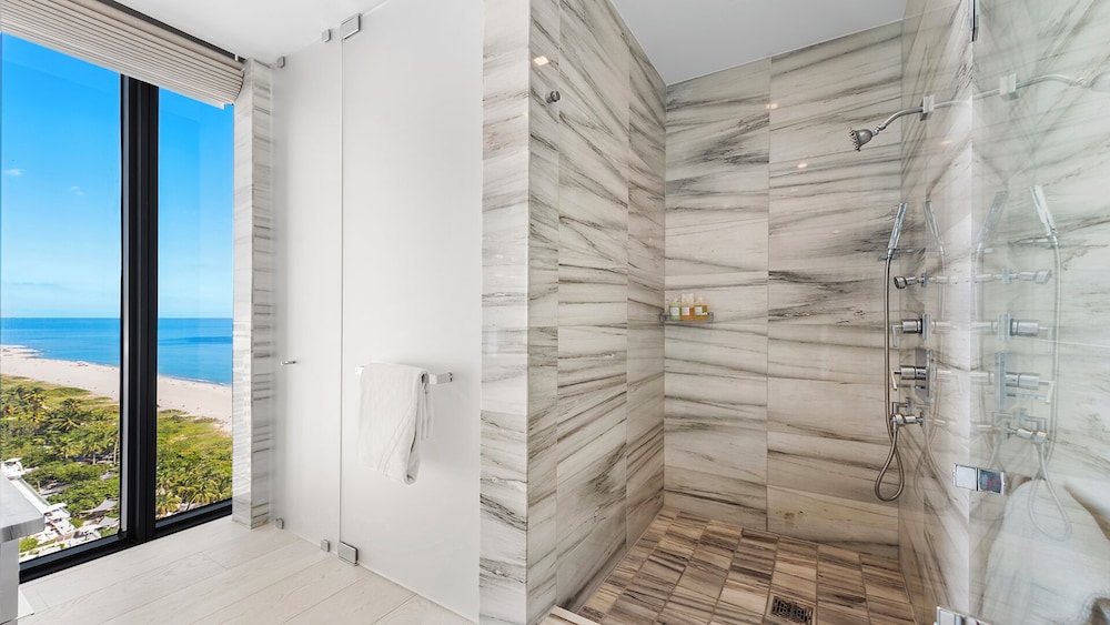 Luxury Vacation Rentals in South Beach by LRMB