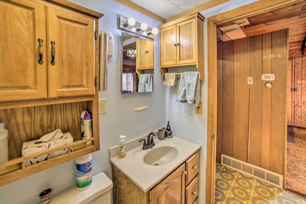 Cornell Home w/ Fire Pit & Hunting Access!