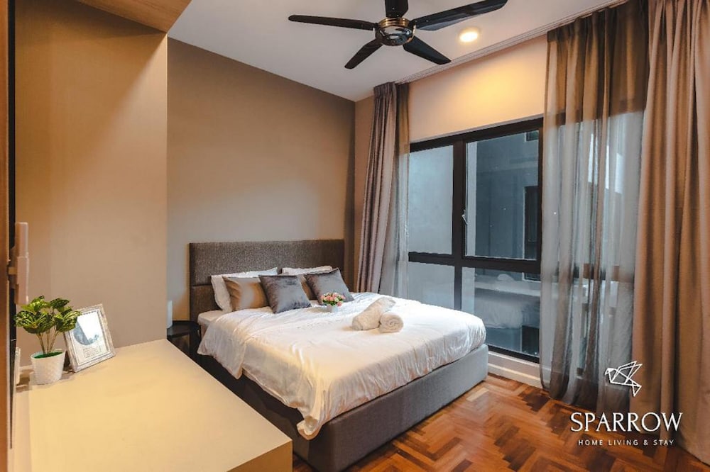 Vista Residence by Sparrow Homes photo 5