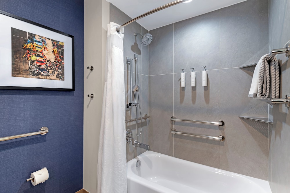 Cambria Hotel Northlake Conference Center - Roanoke