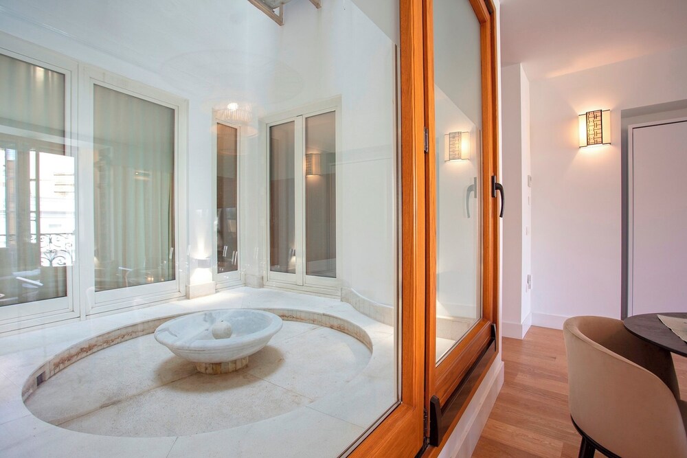 Bright Apartment in Seville. Tomás de Ibarra II