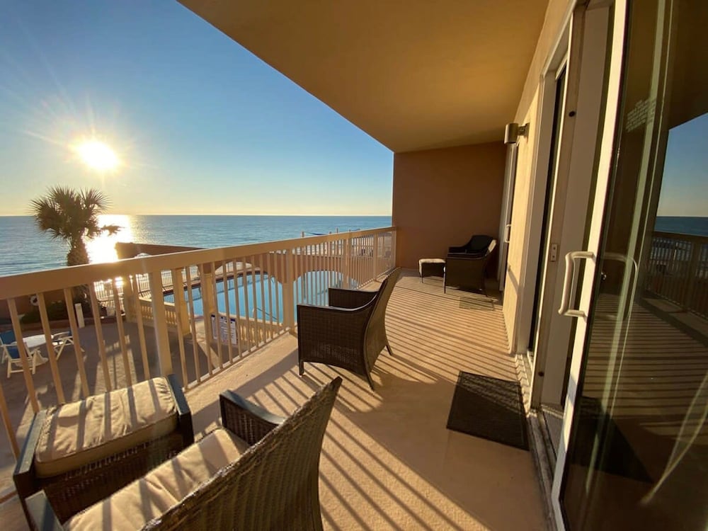 Coastal Condo 607 by Brightwild Beachfront