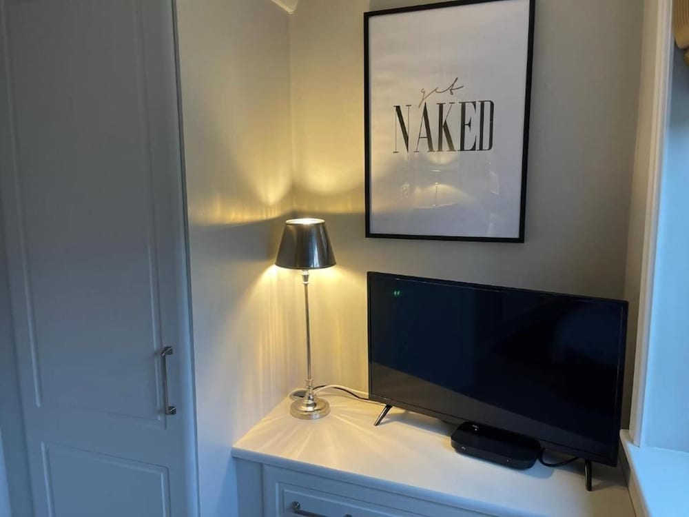 2 Bed 'cosy Cottage' Central Bawtry High End Decor