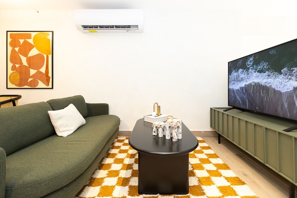 The Stallion by Acomodo Casco Viejo-top Location