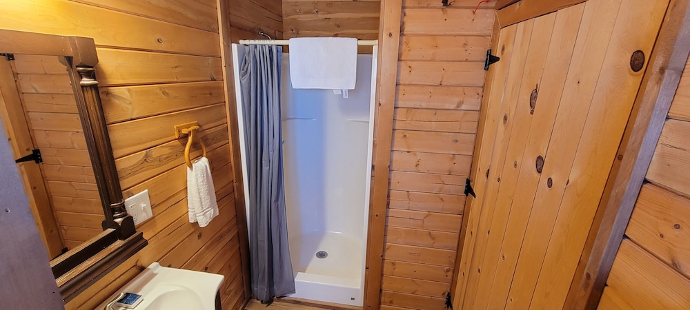 Stateline Cabins  RV - Property Image 11