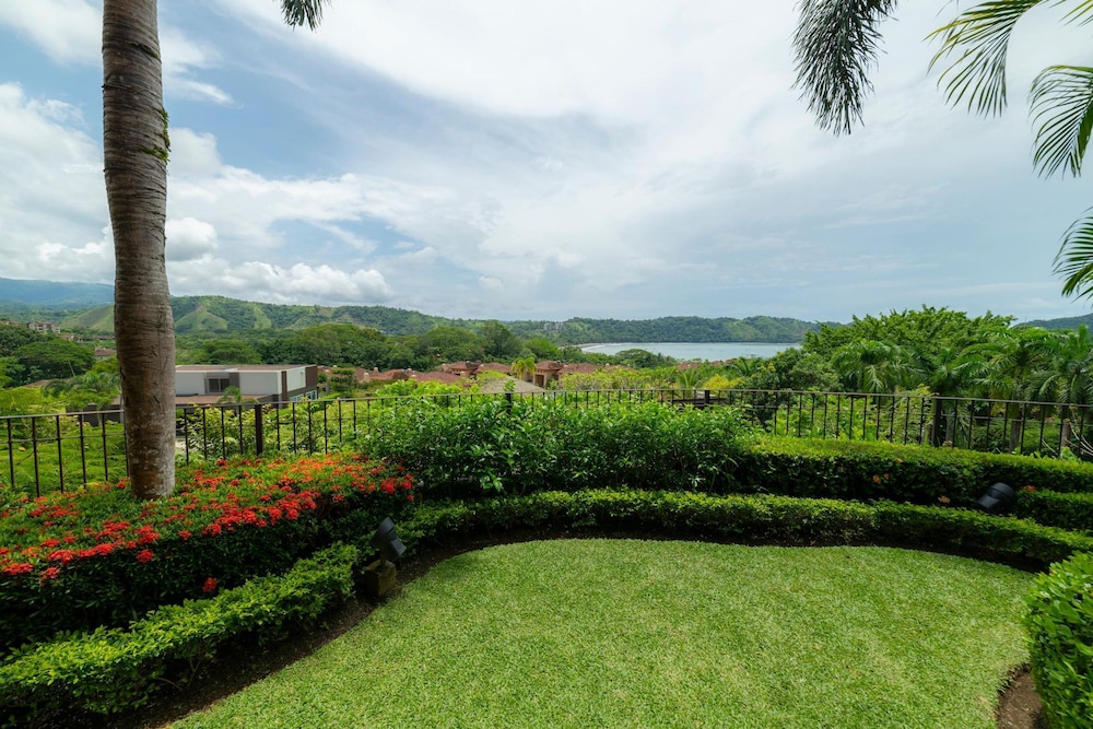 Montebello 1E 3 bed 3 Bath Ocean View