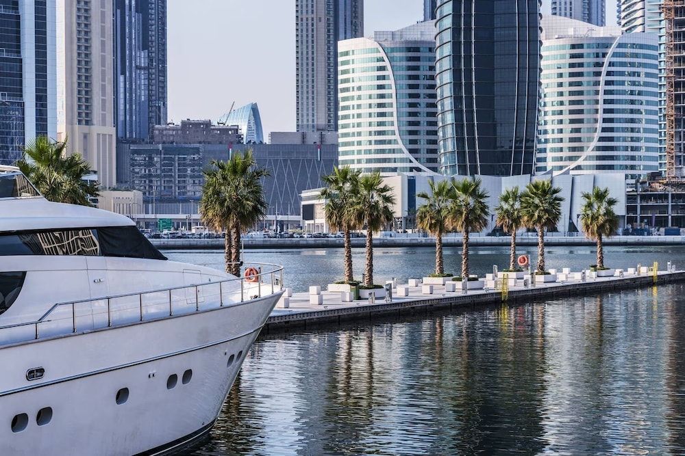 Heart of Dubai Marina-Clos to Tram Metro
